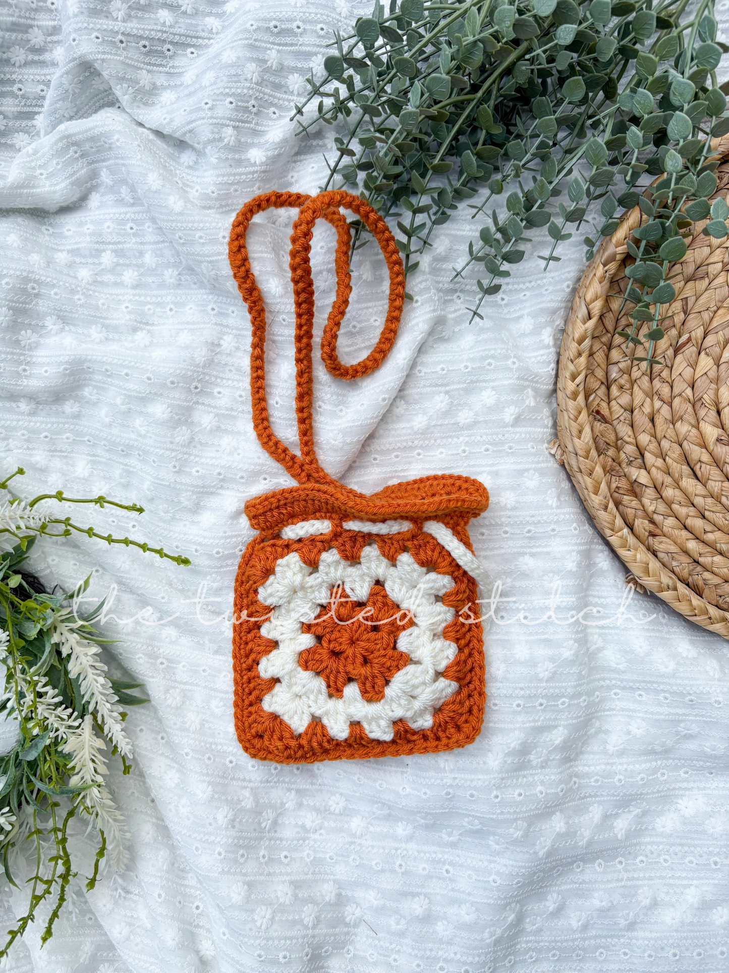 Fall Vibes Scalloped Granny Square Pouch