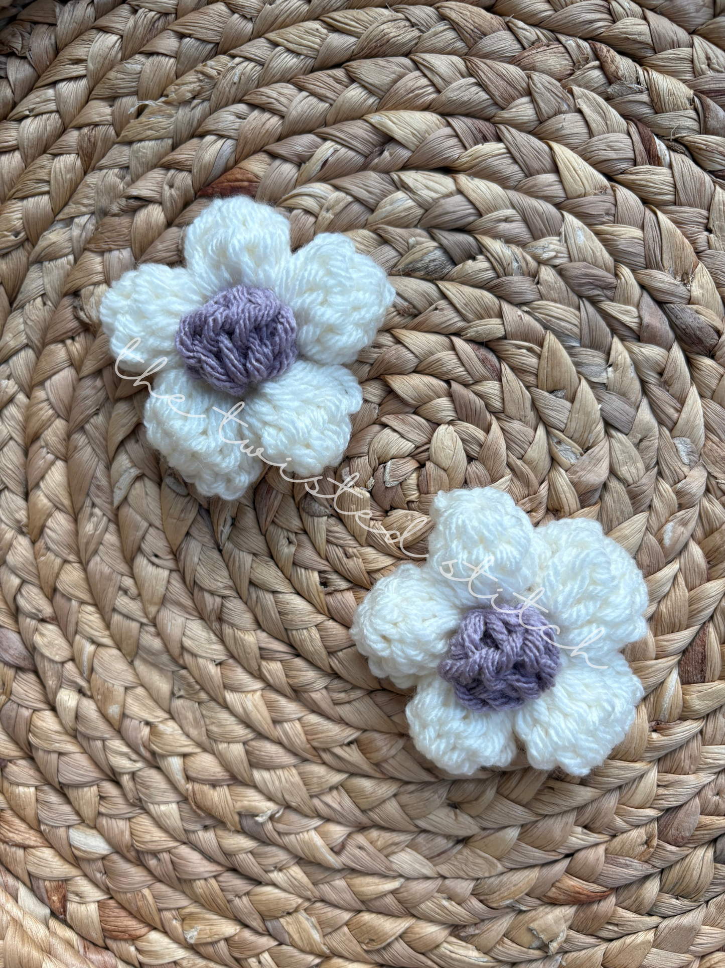 RTS Daisy Clips (Set of 2) - Cream + Hazy Purple
